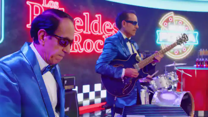 En Otra Fiesta Están