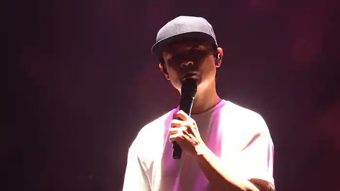 大象席地而坐 (2022 Live)