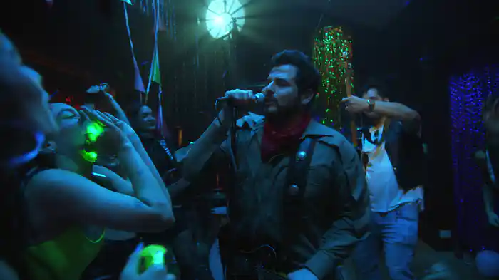 Qué Suerte (Performance Video)