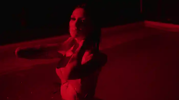 me ama ou me ama (Visualizer)