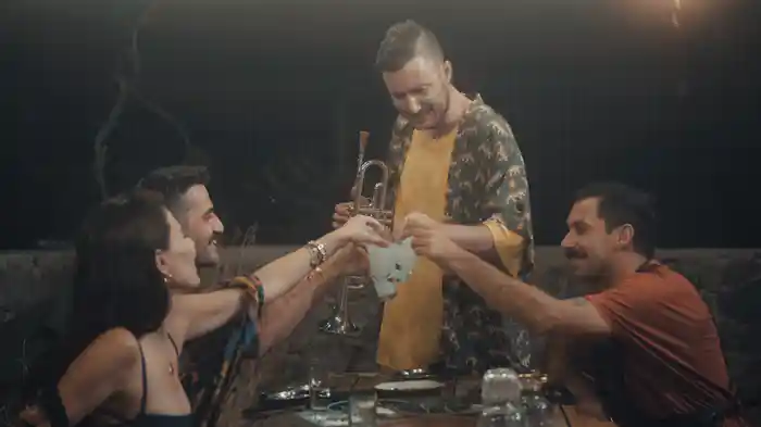 Ağlamak İstiyorum Sayın Seyirciler