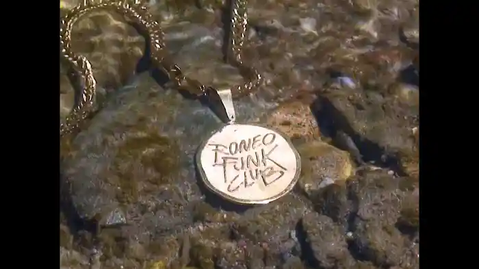 Camino De Cristales (Lyric Video)