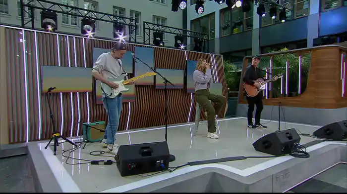 Gehen oder bleiben (Live @ MOMA)