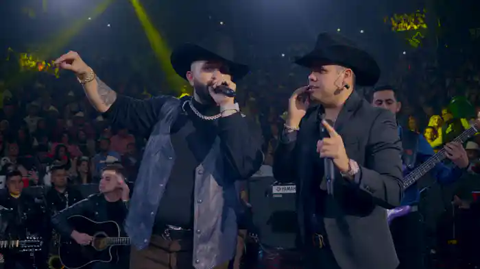 Tres Veces Te Engañé (En Vivo)