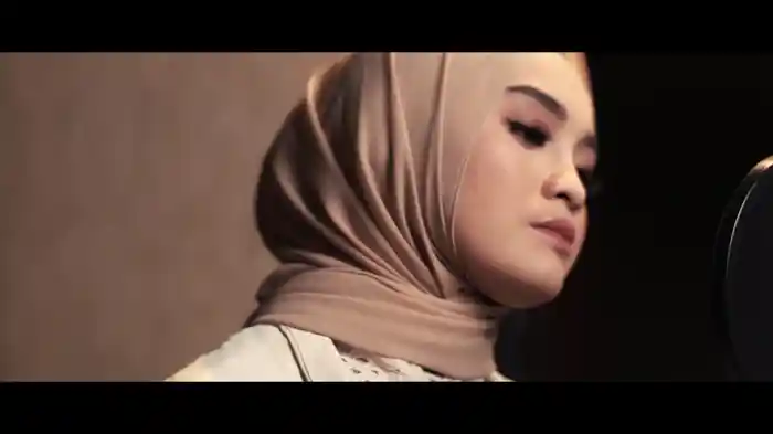 Menghargai Kata Rindu (Lyric Video)