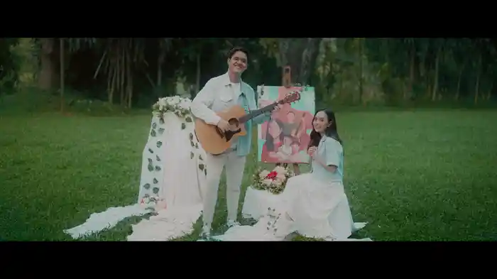 Mama Anak Dua (Lyric Video)