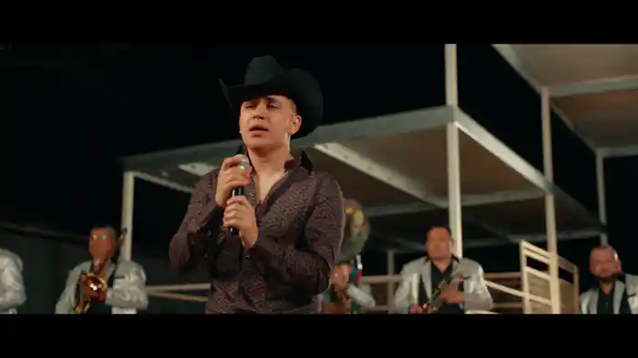 Me Vales Madre (En Vivo)