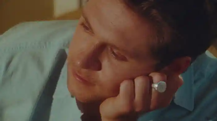 Must Be Love (Visualizer)