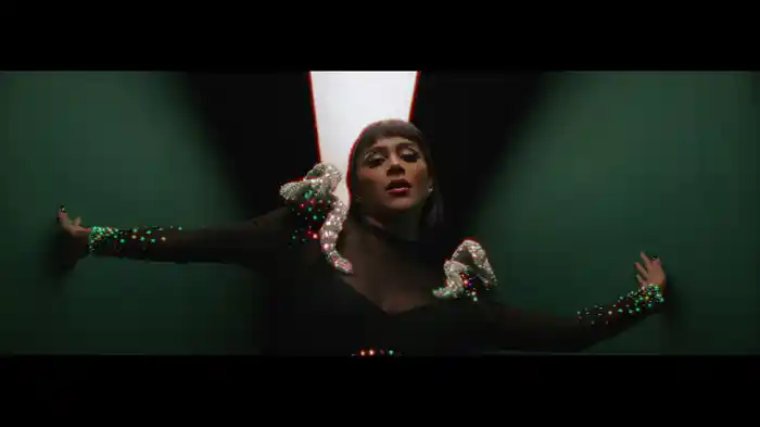 YELIANA - Cap. 2 - I Try For You / Química