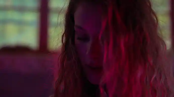 Mon Chéri (Performance Video)