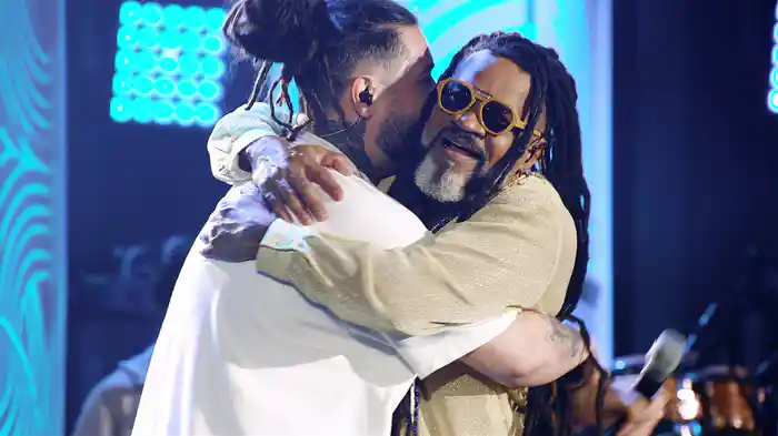 Uma Brasileira (Tudo Vira Reggae - Ao Vivo)