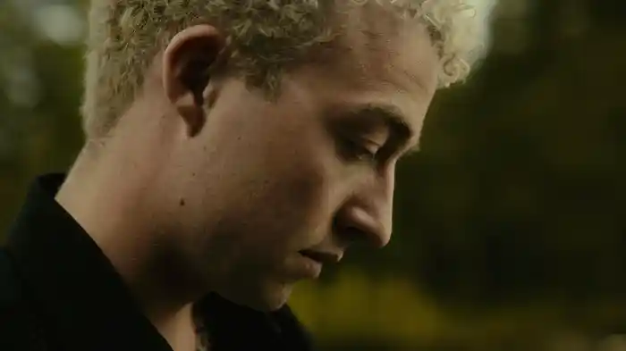 Too Young (Acoustic / Lyric Video)