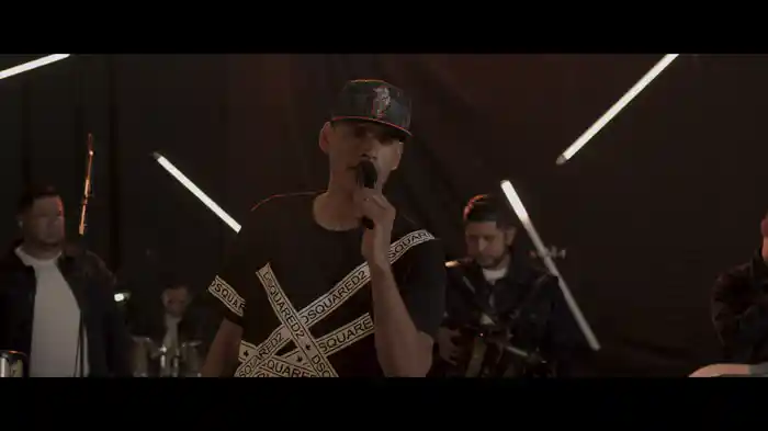 Sobre Mis Pies (En Vivo)