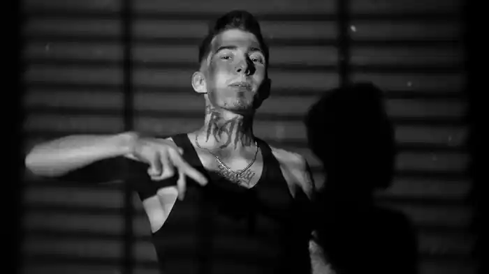 Banii înainte de zdrențe