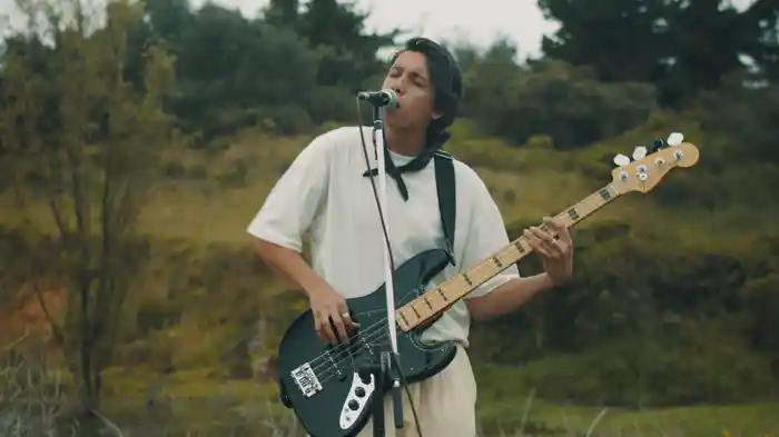 A Veces (En Vivo Desde El Lago)