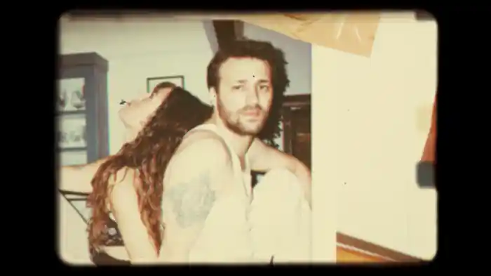 Yürüyorum Sana (Lyric Video)