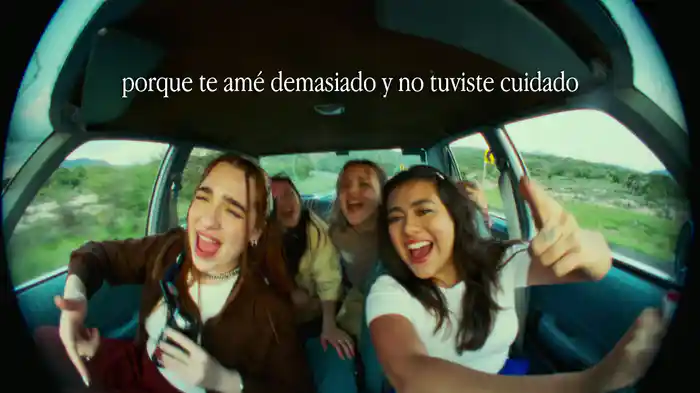 MI CORAZÓN, corazón (Lyric Video)