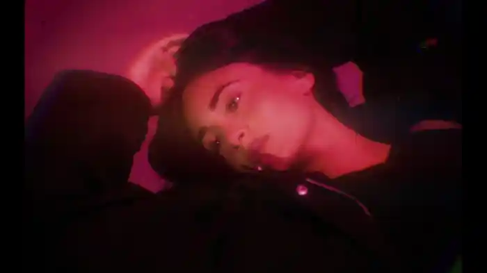 Ella Bailaba (Visualizer)