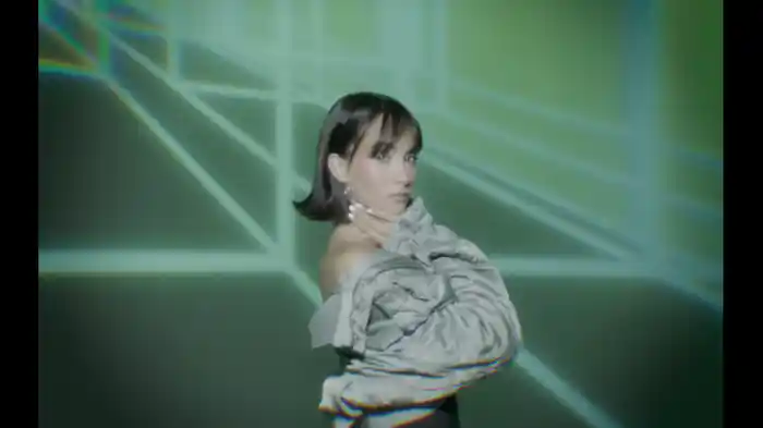 Otra Noche Sin Ti (Visualizer)