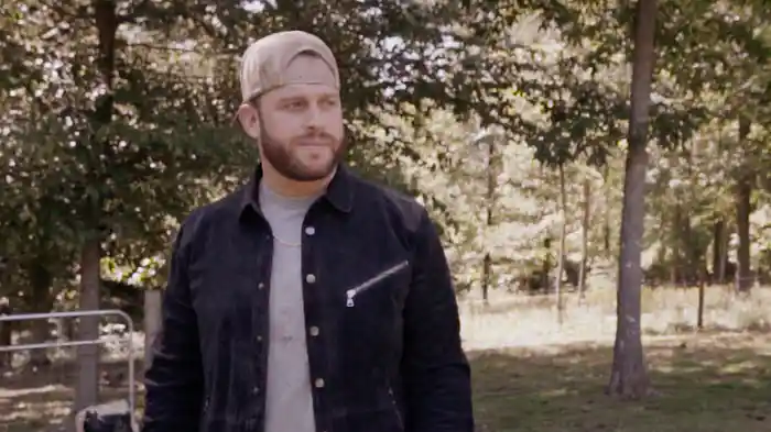 Never Left Me (Visualizer)