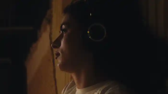 Drive You Out Of My Mind (Dark Room Edition / Visualizer)