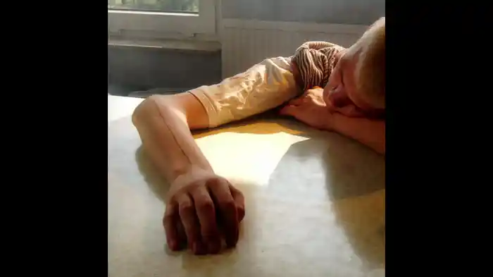 Dünne Linien (Fein und Grau)