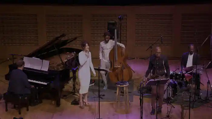 Streets Of Philadelphia (Live Performance)