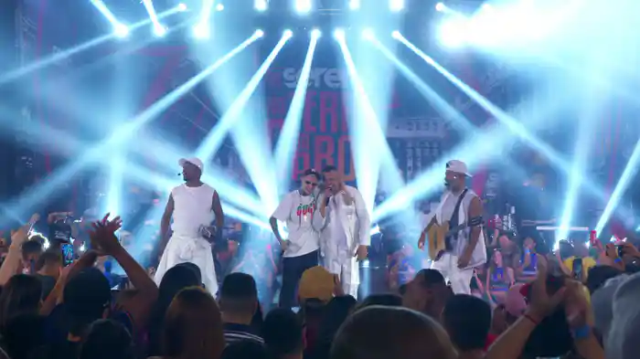 Levanta O Copo Aê (Ao Vivo Em São Paulo / 2023)