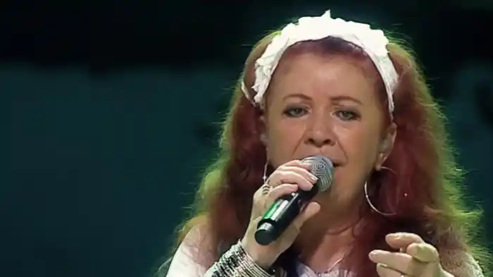 Agradecer E Abraçar (Ao Vivo No Teatro Castro Alves, Salvador, Brasil / 2006)