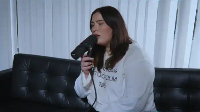 I Fönstret På Andra Sidan Gatan (Akustisk Version)