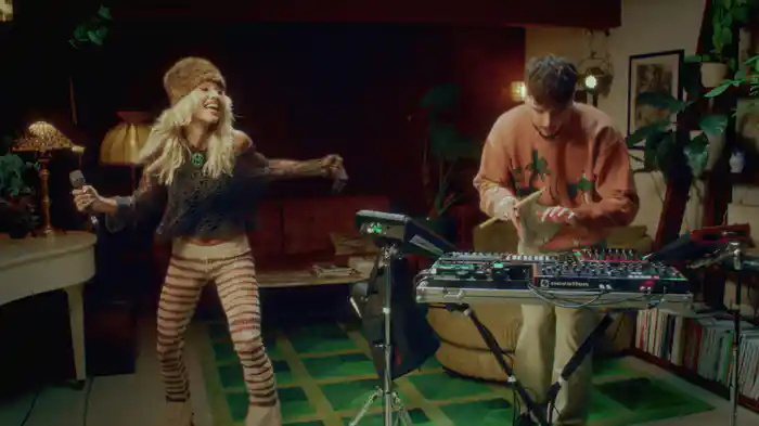 Regret The Morning (Live)