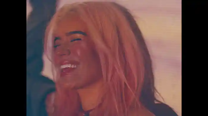 CONTIGO (Lyric Video)