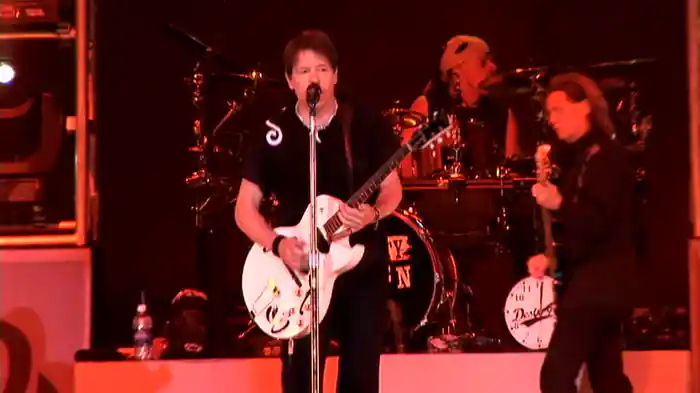 Howlin' For My Baby (Live At The Star Of The Desert Arena / 2009)