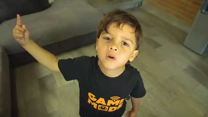 Caliente (Visualizer)