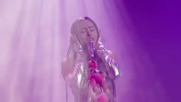 Aunque No Sea Conmigo (En Vivo)