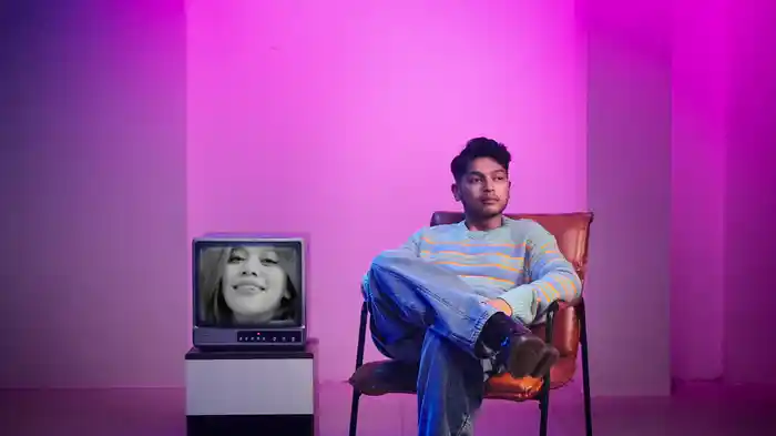 Penikmat Senyummu (Lyric Video)