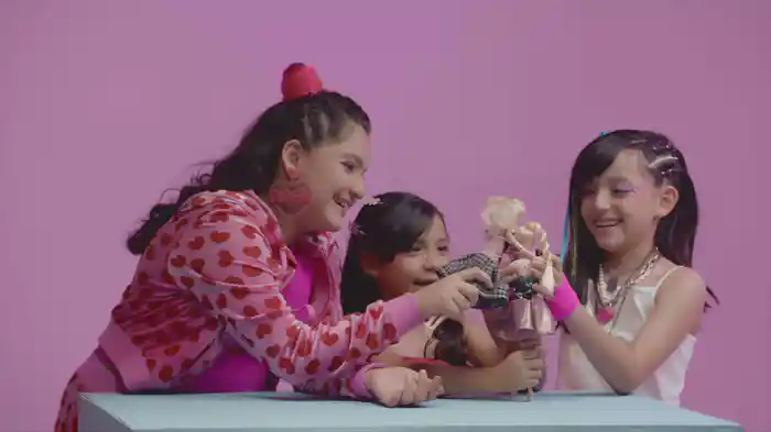 Disfruta de Dubidubidu (Chipi Chipi Chapa Chapa), Crush, Chocolate y todos los videos de Kardenas HK3