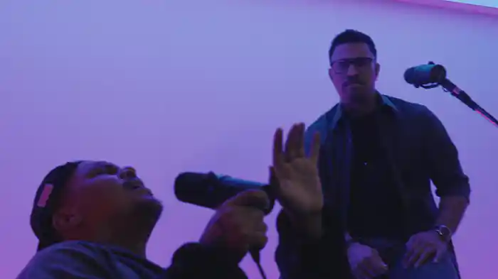 Guerra, Amor E Paz (Lyric Video)