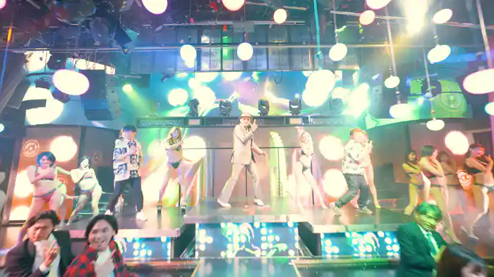 2時22分 (Lyric Video)