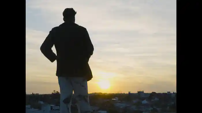 Quedarme Solo (Visualizer)