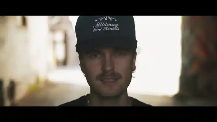 Moonshines (Visualizer)