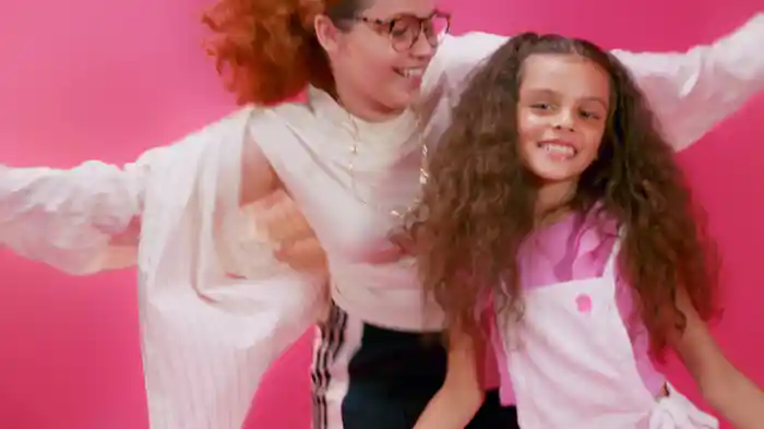 Não Vai Se Apaixonar (Lyric Video)