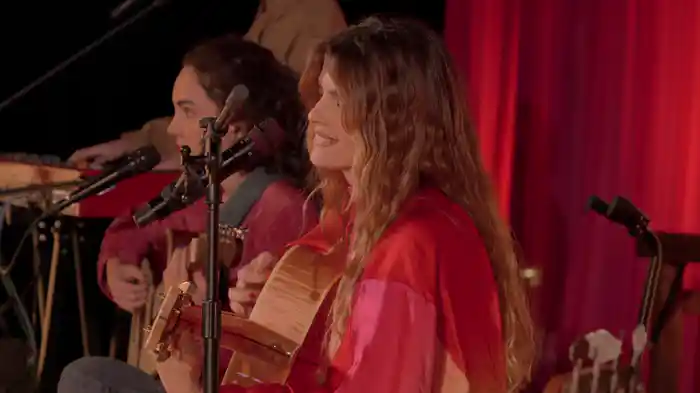 Sola Conmigo (Release Party en Vivo)