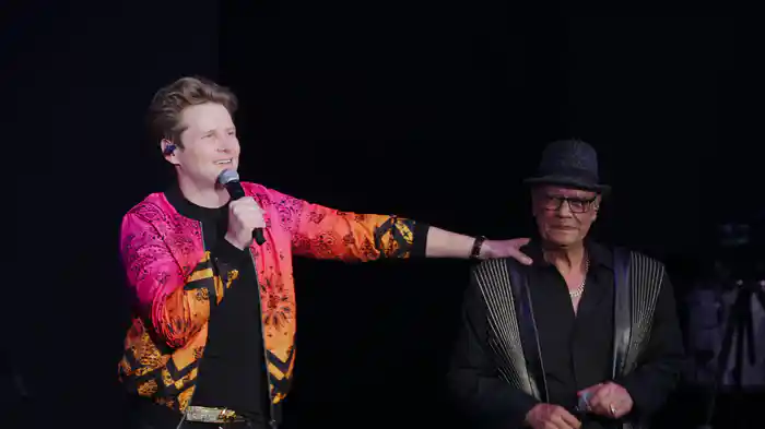 Llorar (En Vivo Desde El Auditorio Nacional)