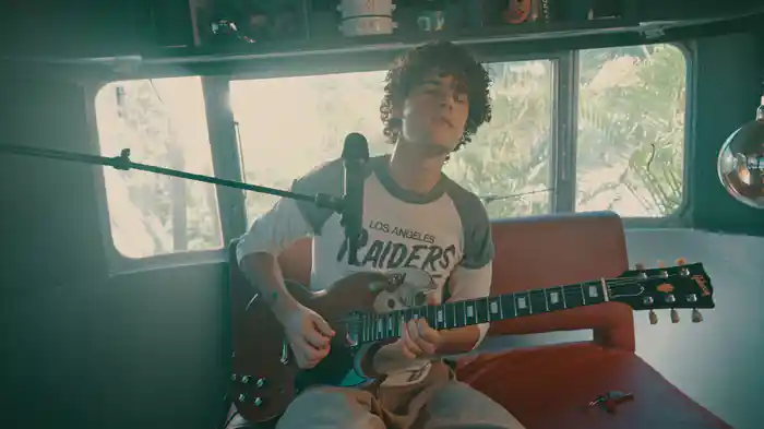 BAJO LA MESA (live desde el RV)