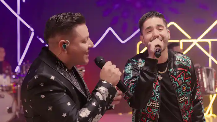 Hoy Me Siento Completo (En Vivo)