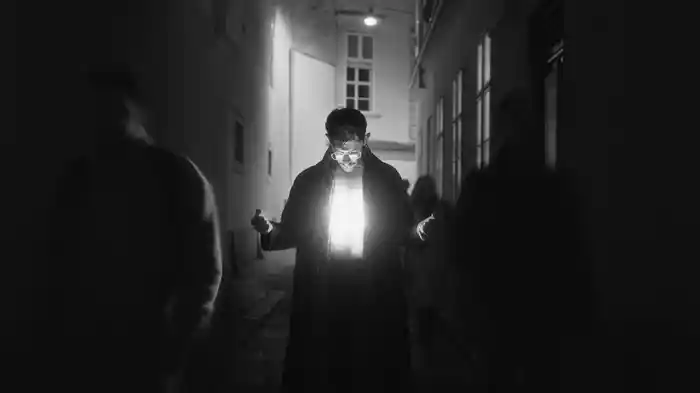 Maskeli Balo (Visualiser)