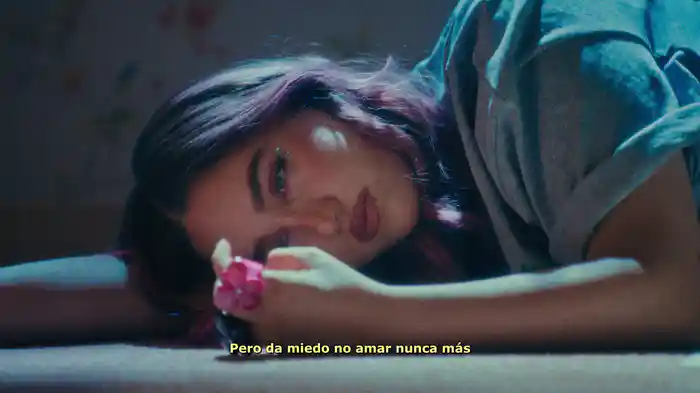 ¿Una Vez Más? (Lyric Video)