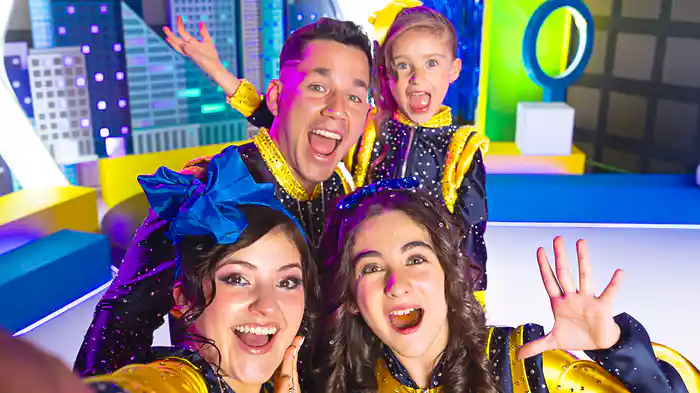 Homenaje A Timbiriche (Concierto de Rock, La Vida Es Mejor Cantando, Juntos, México)