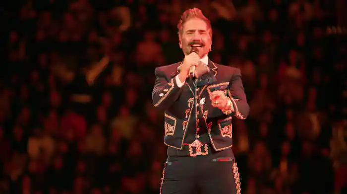 Ni En Defensa Propia (En Vivo Desde La Plaza de Toros La México, 2024)